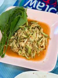 🌟ไก่ปิ้งเจ้าเด็ดในร้านส้มตำ ตัวเมืองเชียงราย