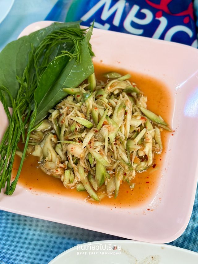 🌟ไก่ปิ้งเจ้าเด็ดในร้านส้มตำ ตัวเมืองเชียงราย