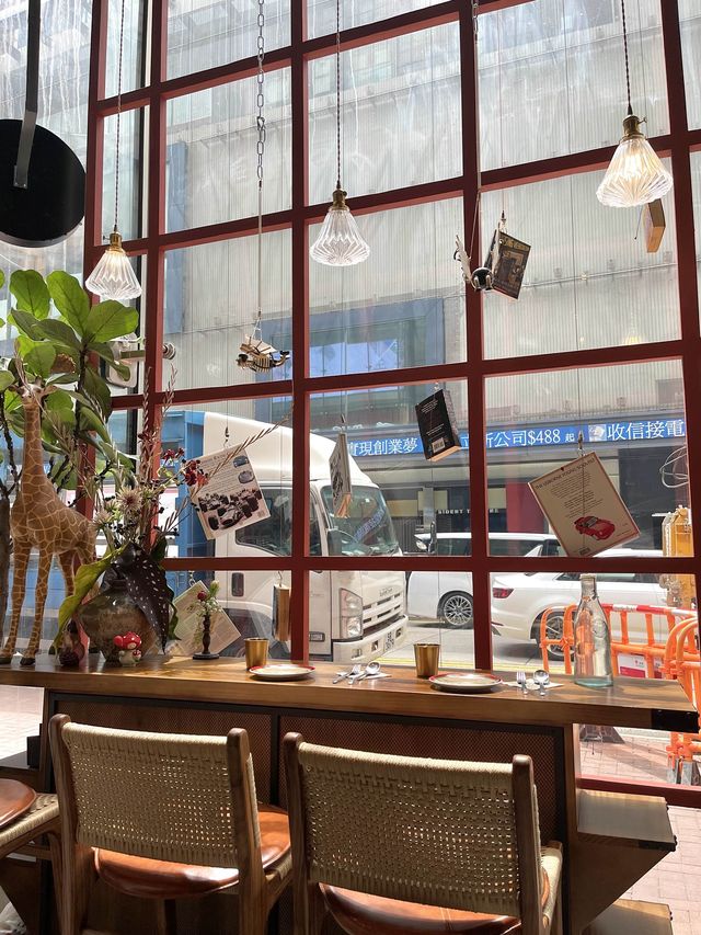 香港銅鑼灣玩味打卡餐廳-The Old Book Store by The So Lonely Club