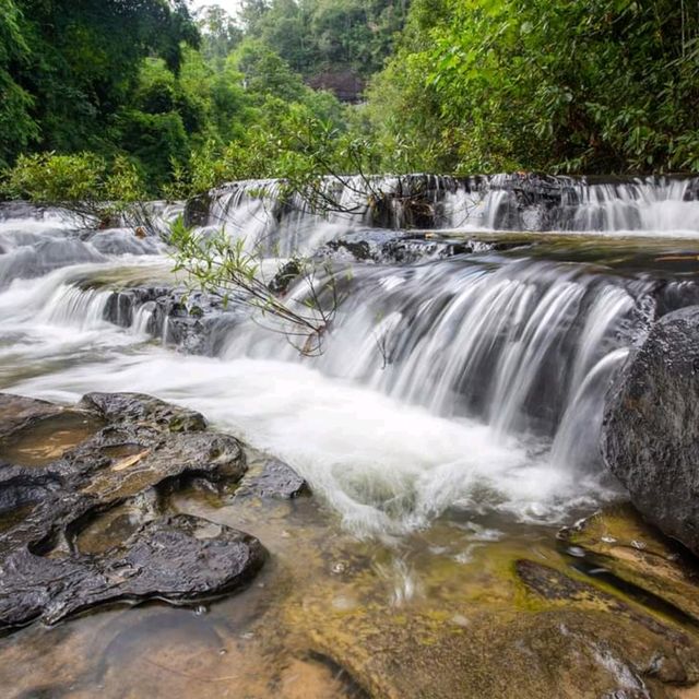 อลังการน้ำตกห้วยหลวง