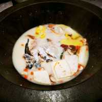 深圳鮮譚蒸汽石鍋魚
