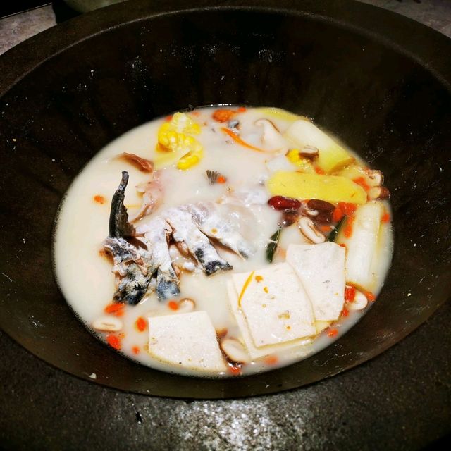 深圳鮮譚蒸汽石鍋魚