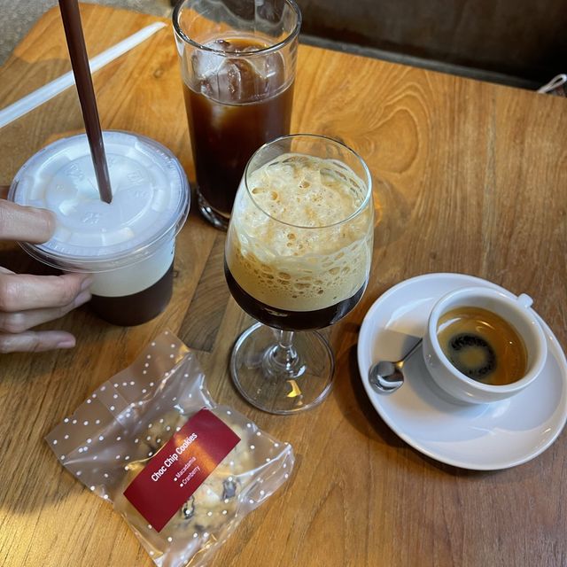 AKA AMA COFFEE (พระสิงห์)