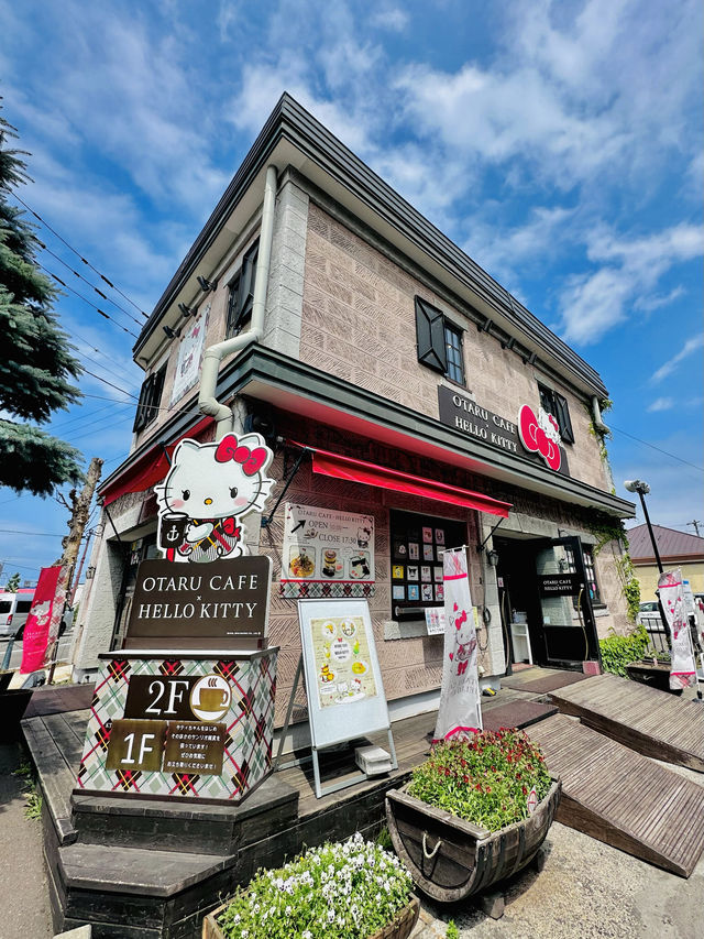 超可愛Hello Kitty Cafe陪你用餐