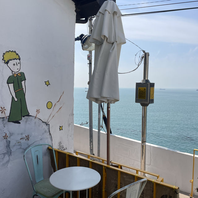 부산 흰여울 문화마을 오션뷰 북카페 여울책장 추천