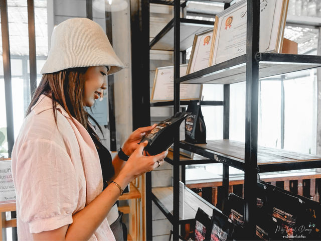 น.น่าน Coffee & Roaster 