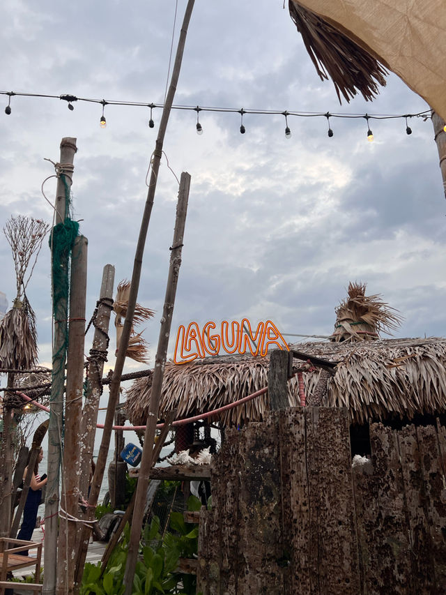 คาเฟ่ริมทะเลบางแสน laguna cafe ✨🌴🌊