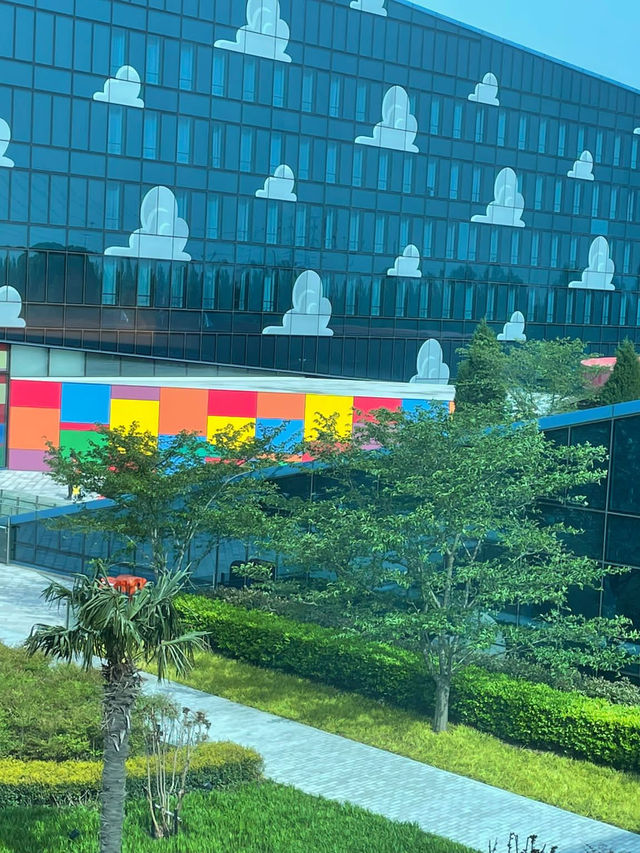 「上海迪士尼玩具總動員酒店🏨，玩具總動員場景🎬」