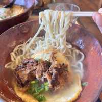 【沖縄】あぐーだしスープが特徴的な沖縄そばのお店