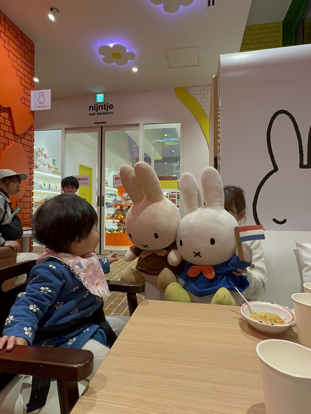 長崎🇯🇵ハウステンボス🐰待ち時間４時間越え‼️ミッフィーカフェ