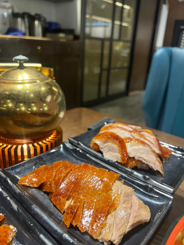  烤鴨、叉燒王同蠔仔粥