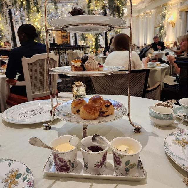 รีวิวโรงแรมหรูในยุโรป: The Savoy, London 🏨🇬🇧