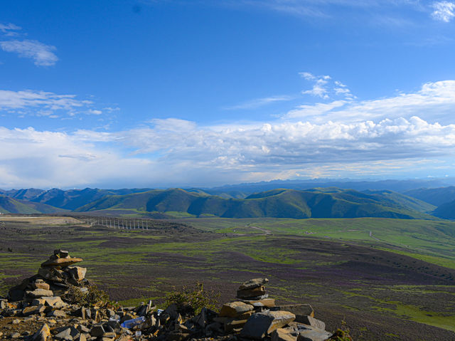 Exploring the Vast Grasslands of Kangding: A Breath of Fresh Air