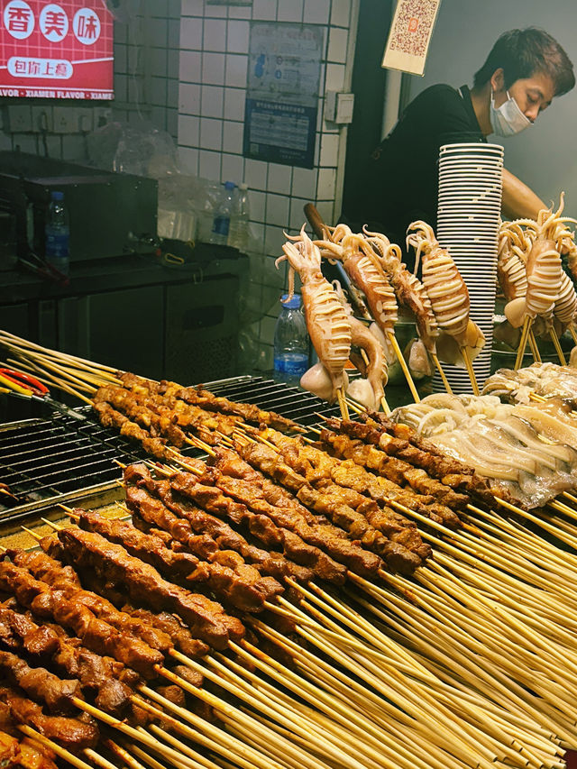 Famous BBQ : RONG SHU YUAN ZHONGSHAN ROAD