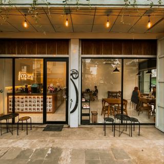 PEDJUANG CAFE | ITS CONCEPT IS VINTAGE & WARM