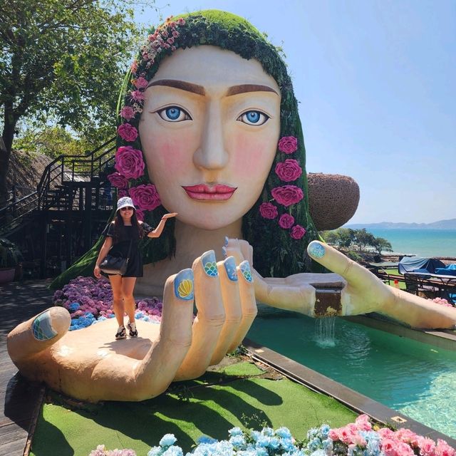 Mermaid Cafe with sea view
