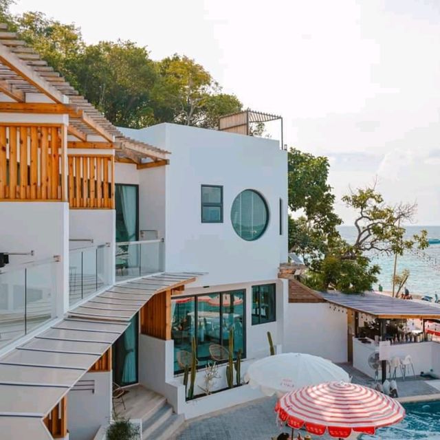 Ennkai Koh-Larn Eatery & Bar ⛱✨