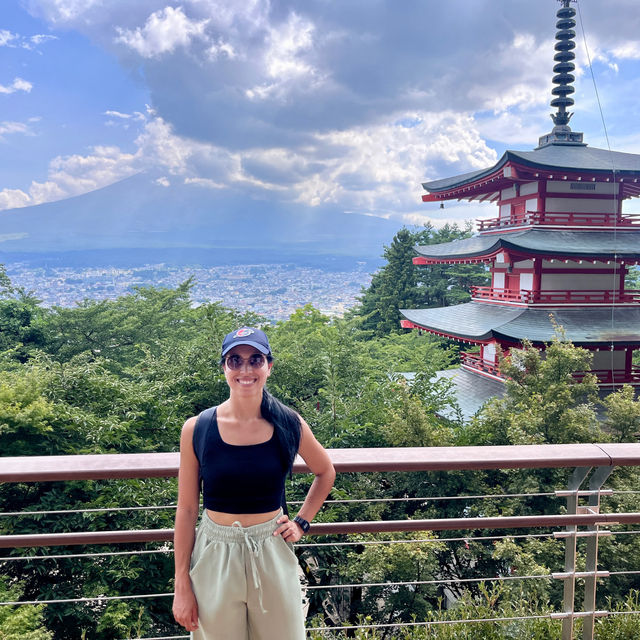Experience the Charm of Arakurayama Sengen Park! 🌸⛩️