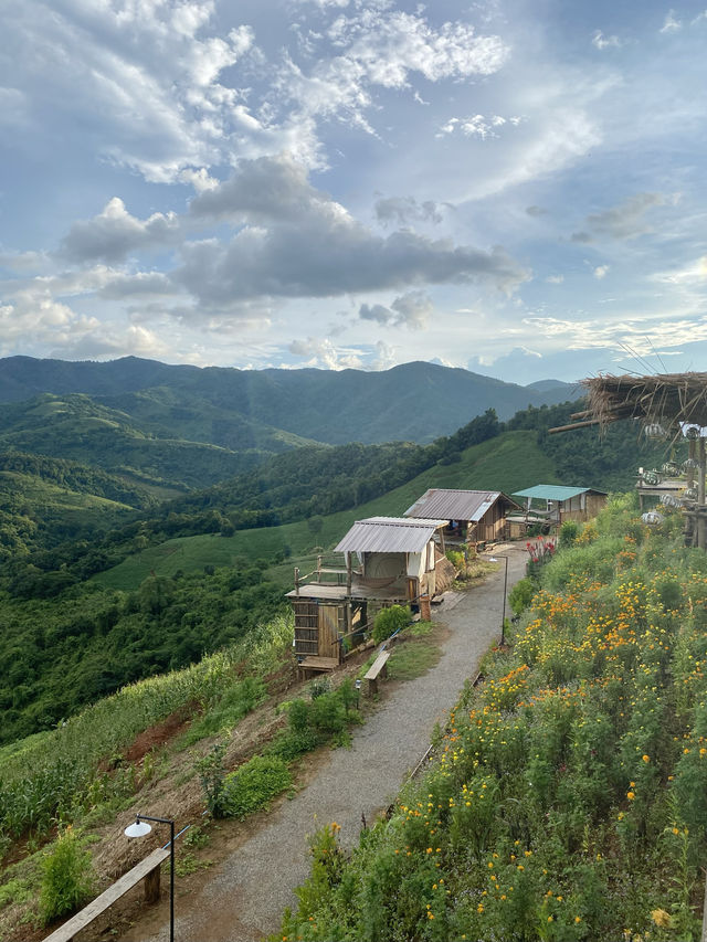 ม่อนแม่เติ๊กแคมป์ปิ้ง | จ.แพร่ 🏡⛰️🌦️🌳