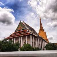 พระบรมราชานุสรณ์แห่งความรัก วัดโสมนัสราชวรวิหาร