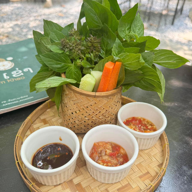 จ้ำเข่า เขาใหญ่  