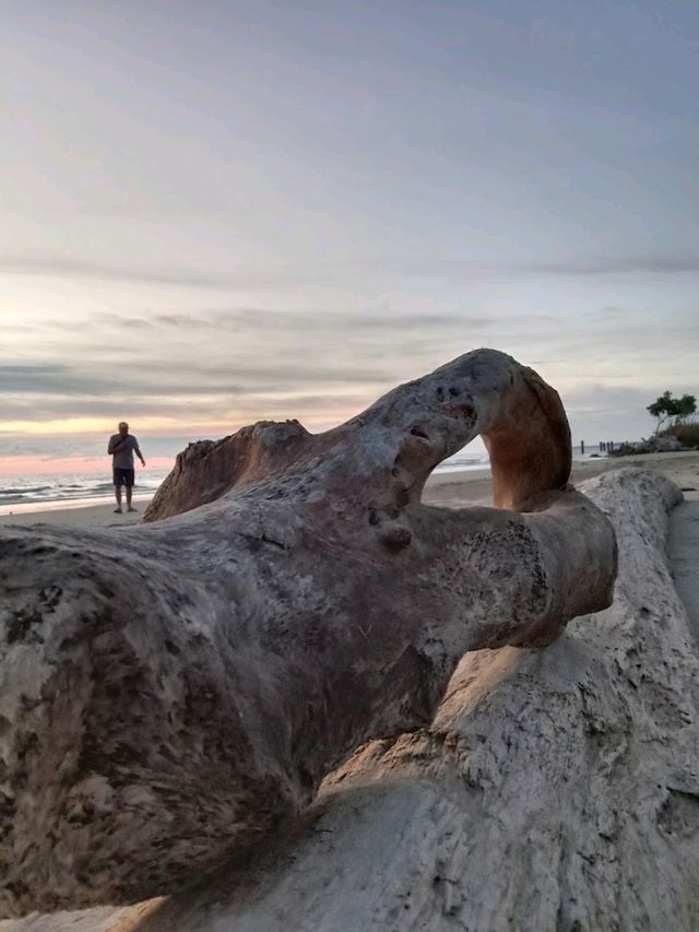 Lutong Beach