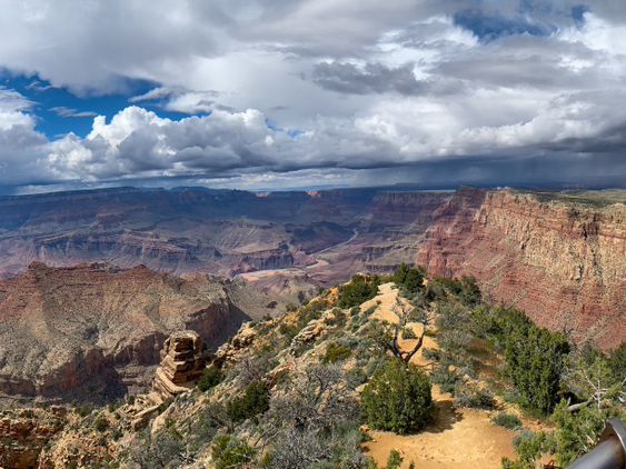 Grand Canyon National Park Adventure: Helicopter Tour and Thrilling Cliffside Views