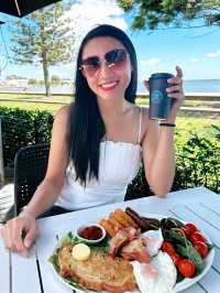 🇦🇺 Popular Waterfront Cafe in Sandgate, Queensland, Australia