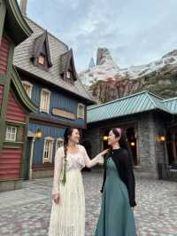 World’s FIRST EVER Frozen-themed land ❄️