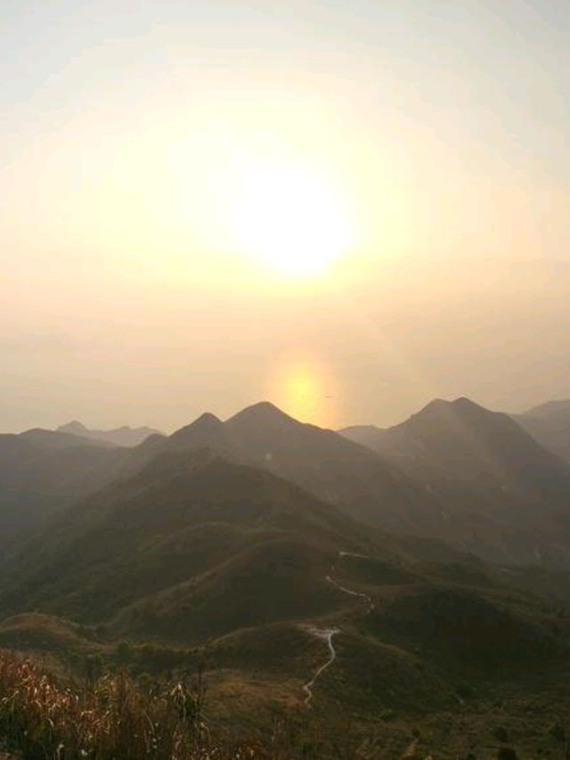 【香港登山】蚺蛇尖：壯觀日出，需2至3小時