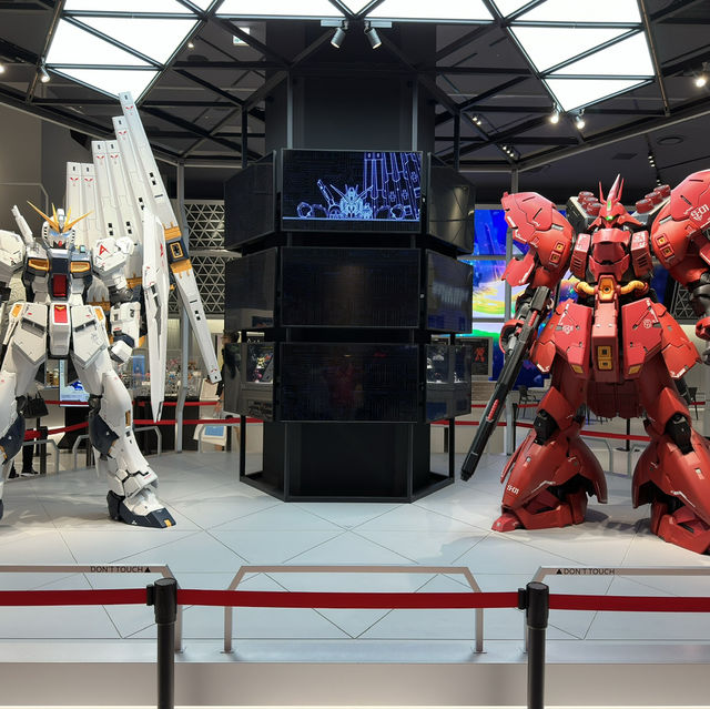 Epic Fun: Experiencing the Life-Sized Gundam at LaLaport Fukuoka