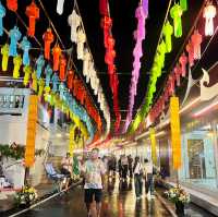 ลอยกระทงที่งานวัดภูเขาทอง 