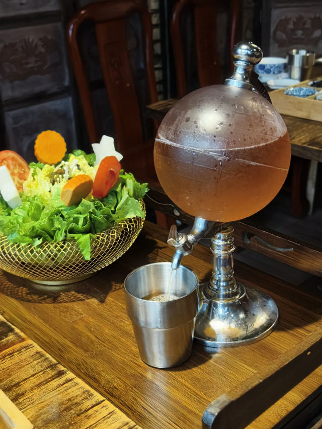 銅鑼灣土耳其風裝修火鍋店，餃子拼盤有驚喜