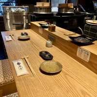 【京都・祇園】目の前で仕上げる海老天とじ丼「京都天ぷら 天のめし 祇園本店」