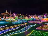 สักการะพระเขี้ยวแก้ว ณ ท้องสนามหลวง กรุงเทพ