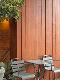 cafe เล็กๆมู้ดอบอุ่น🏚 🌿 ริมถนนบางแสน  Ellen Cafe