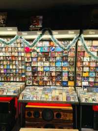 A Retro New Year Gathering Full of Sweet Moments
