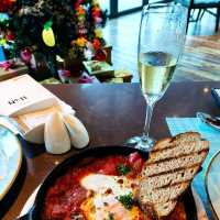 Free Flow Bubbly For Breakafsat at No. 11