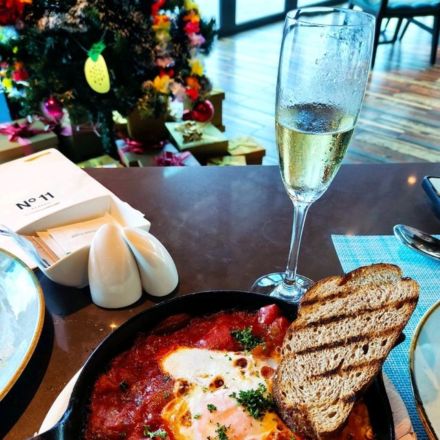 Free Flow Bubbly For Breakafsat at No. 11