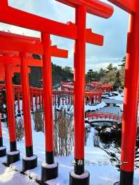 【青森／つがる市】雪の千本鳥居「髙山稲荷神社」⁡