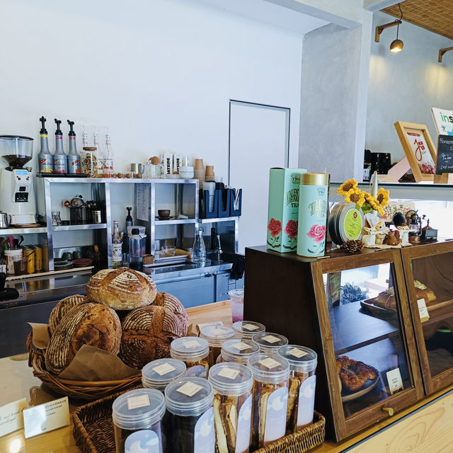 Hanazawa Bakery: A Green Escape for the Soul