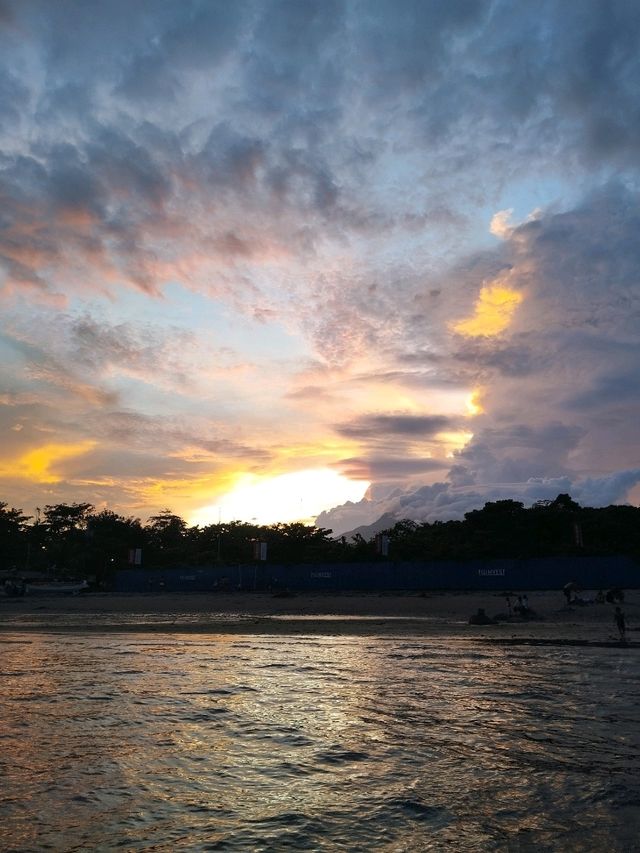 beautiful sunset in dumaguete 