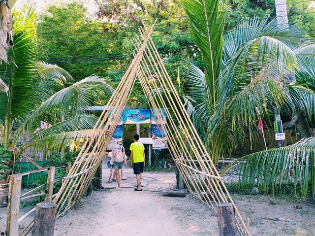 泰國麗貝島特色景點:海島🏝️藝術壁畫村