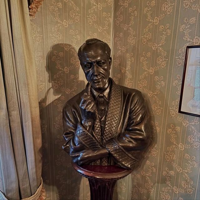 See the Sherlock Holmes 福爾摩斯博物館