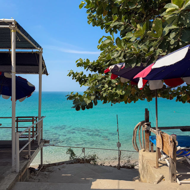เกาะสีชัง ช่วงนี้น้ำใส ทะเลสวยมากๆ 🌊🏝️🩵