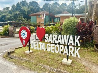 Semenggoh Nature Reserve - A Thrilling Wildlife Adventure