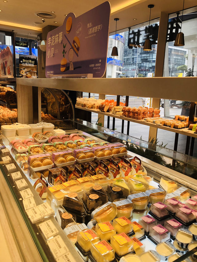 款式種類很多的麵包店🧁
