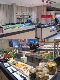 Royal Plaza on Scotts, nice hotel in the heart of Orchard Road, Singapore