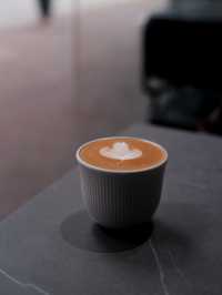 全黑暗調Cafe☕️ 近期食過最好食既coffee shop
