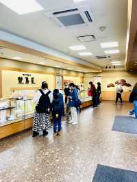 【神奈川県/鎌倉　明治生まれの鳩サブレー🐦本店限定鳩グッズ商品もかわいい】